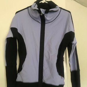 xcellent Lululemon Purple & Black Zip Up Jacket